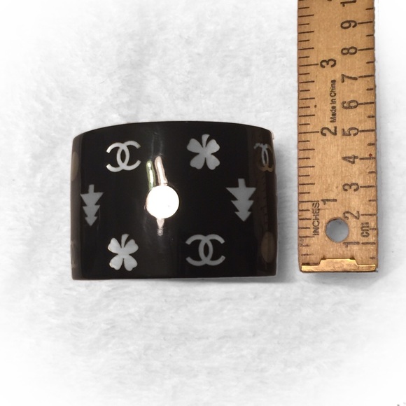 Chanel Onyx and Opal Cuff - Picture 3 of 5